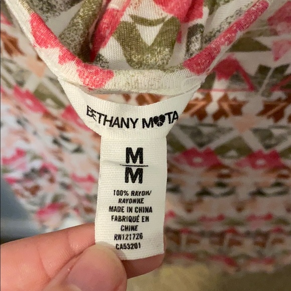 Patterned short sleeve top - Picture 5 of 5